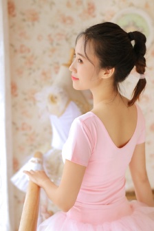 年轻的朋友妻子电影